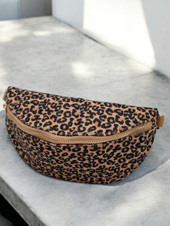 Sac banane camel matelassé en coton gaufré motif léopard