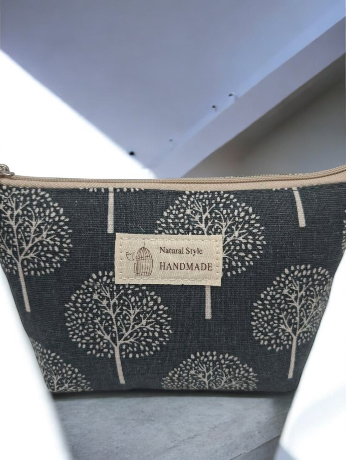 Trousse en coton gris motifs arbres blanc