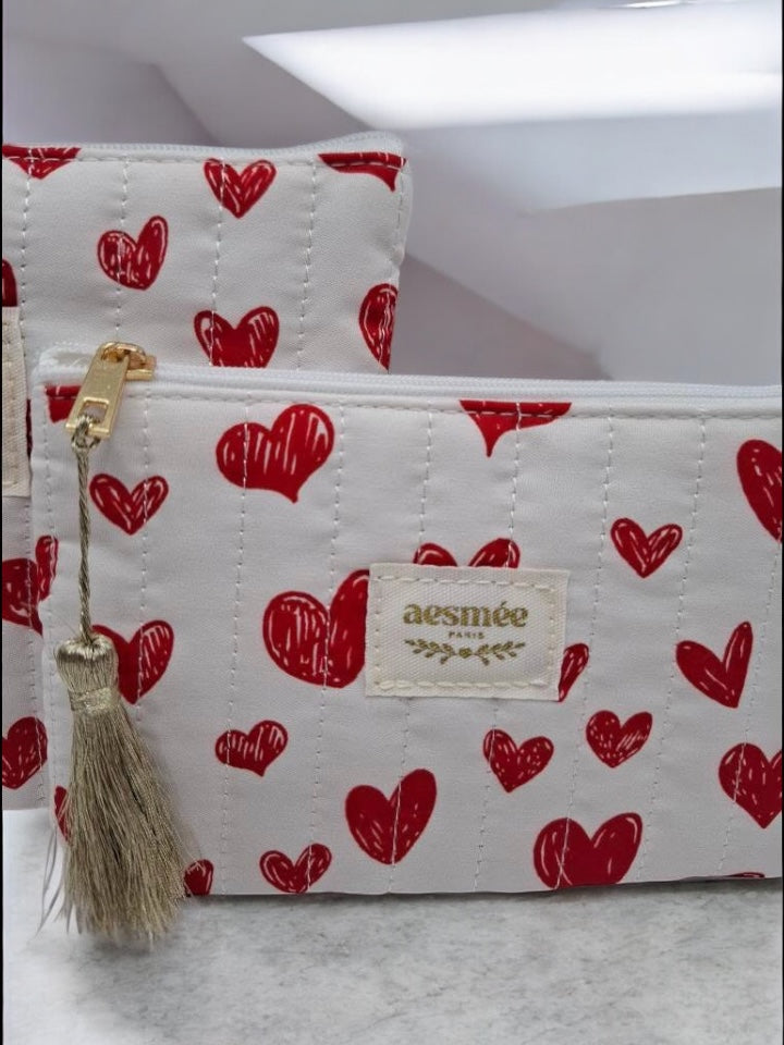 Trousse et pochette en coton à motifs cœurs rouges