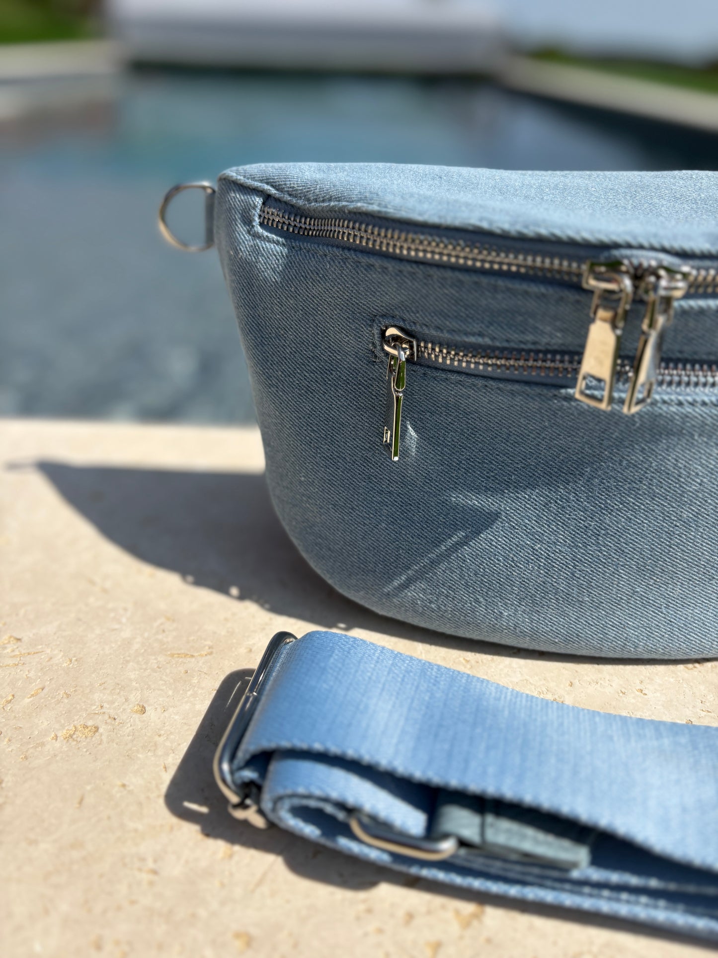 Sac banane XL tissu jean bleu clair 2 poches