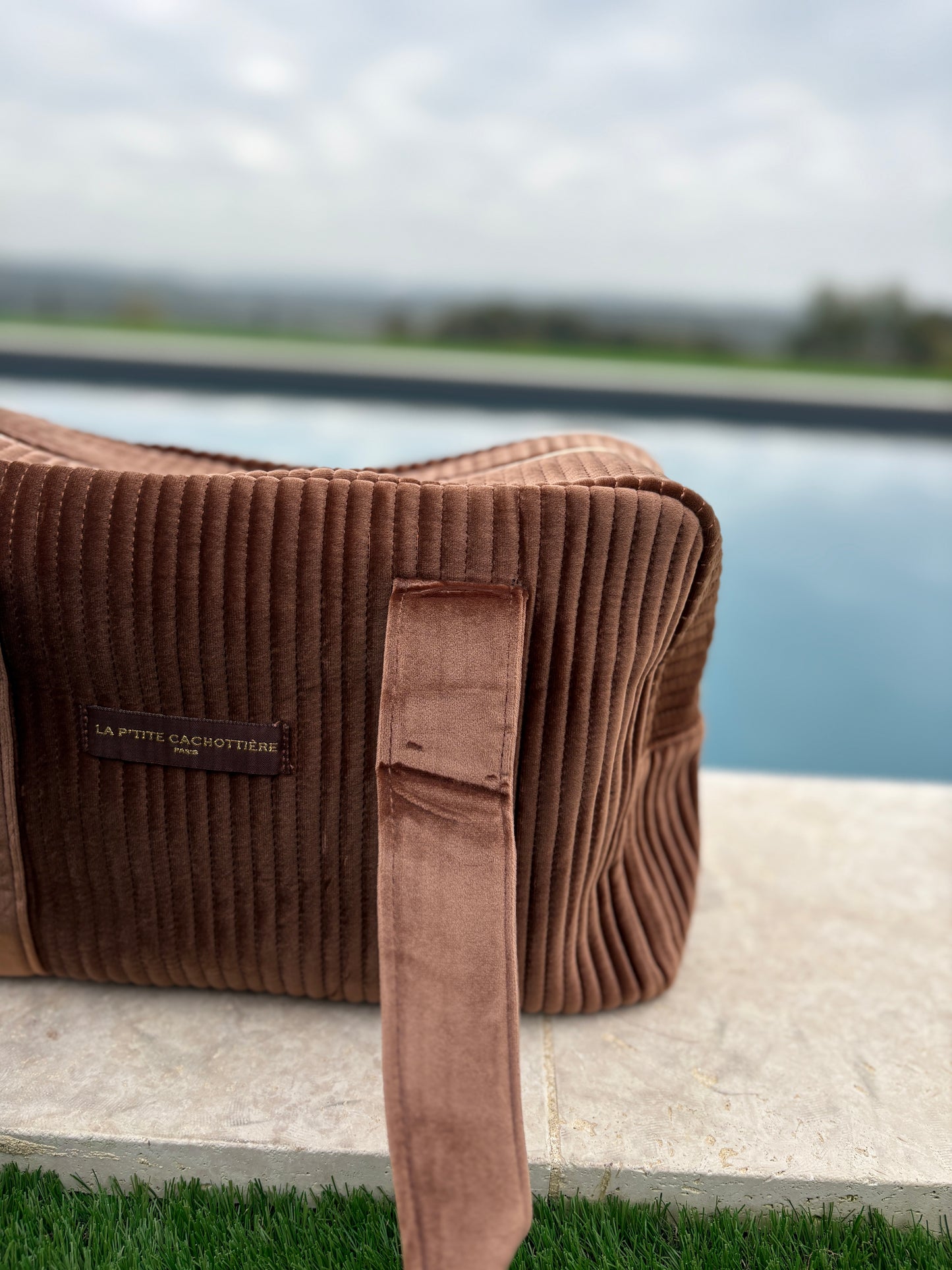 Sac week-end de voyage polochon velours matelassé marron