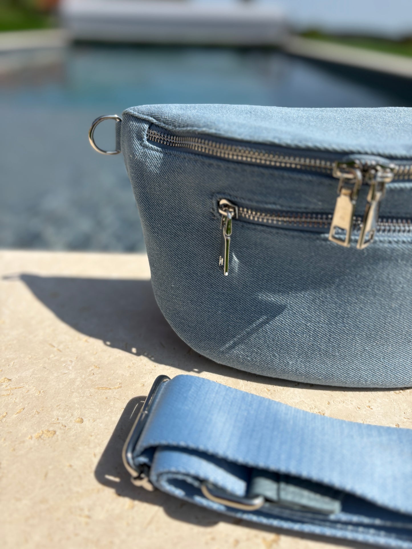 Sac banane XL tissu jean bleu clair 2 poches