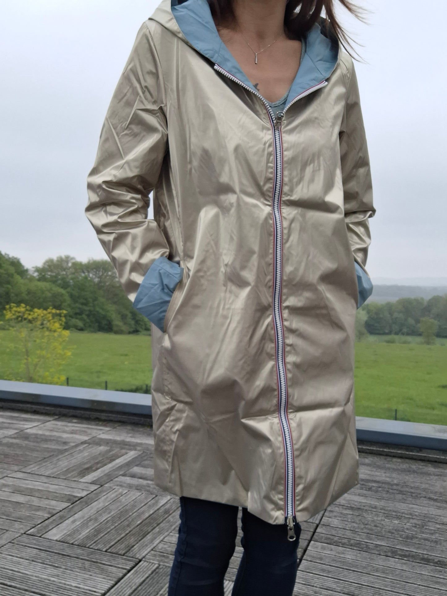Laura Jo - Imperméable réversible long sans garnissage ouate couleur bleu ciel/doré