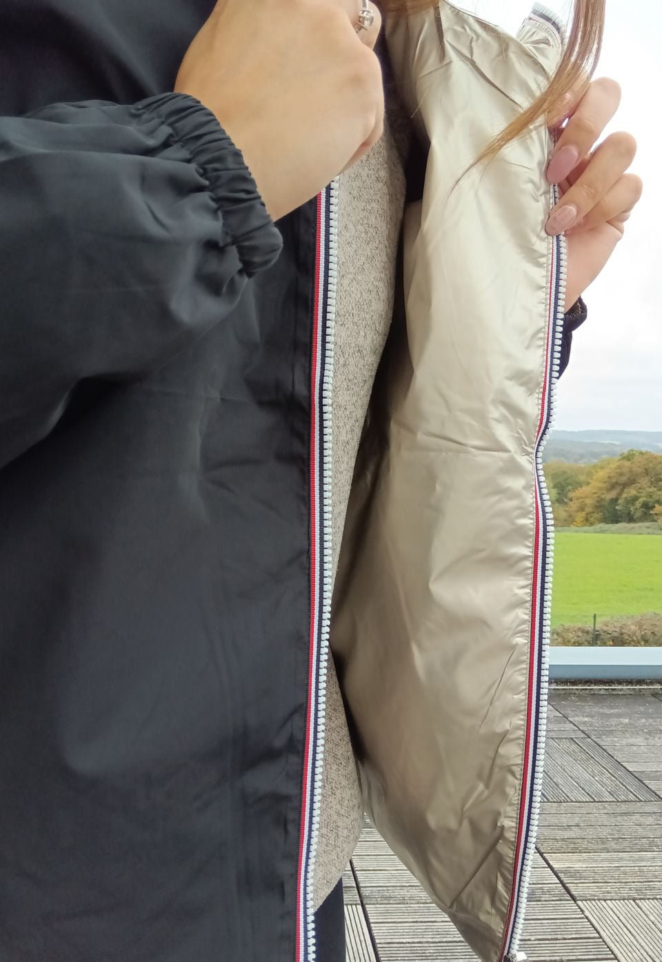 Melya Melody - Manteau court léger imperméable noir réversible doré