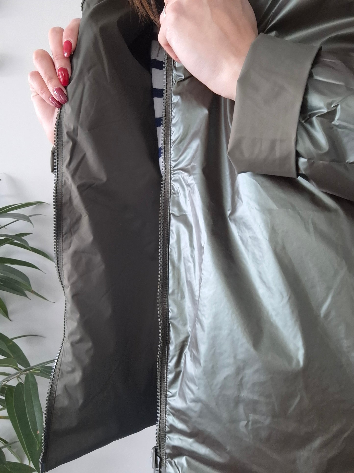 Laura Jo - Parka réversible court avec garnissage ouate couleur kaki/kaki brillant zip uni
