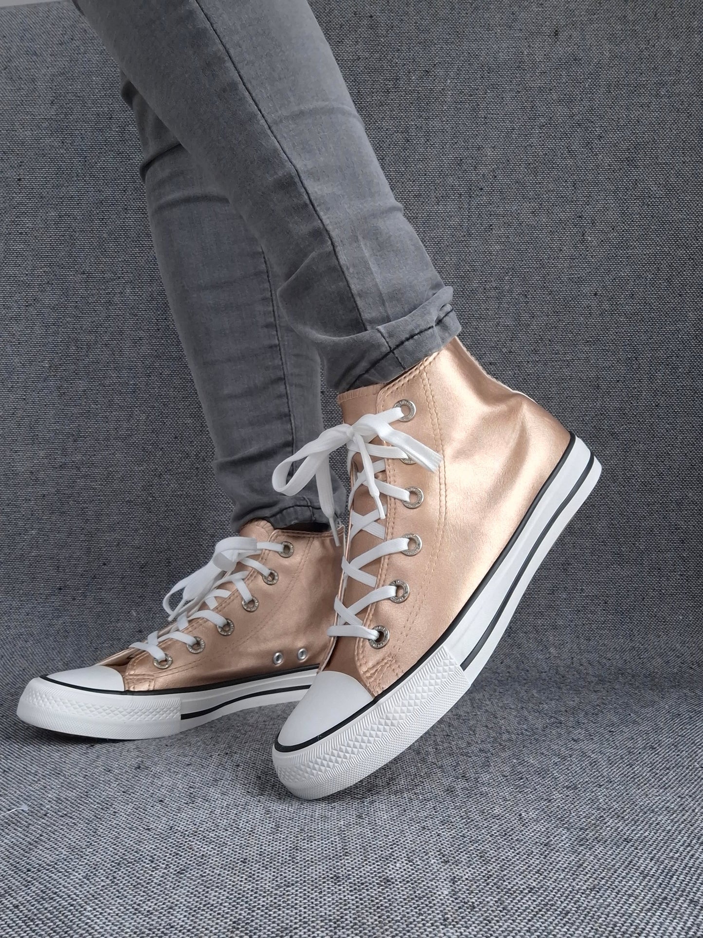 Chaussures baskets hautes cuivre champagne et blanche style converse