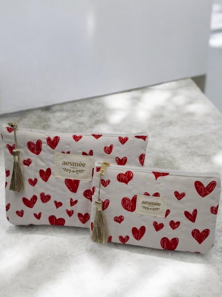 Trousse et pochette en coton à motifs cœurs rouges