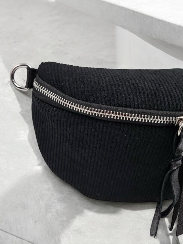 Sac banane en velours côtelé noir doubles curseurs en cuir