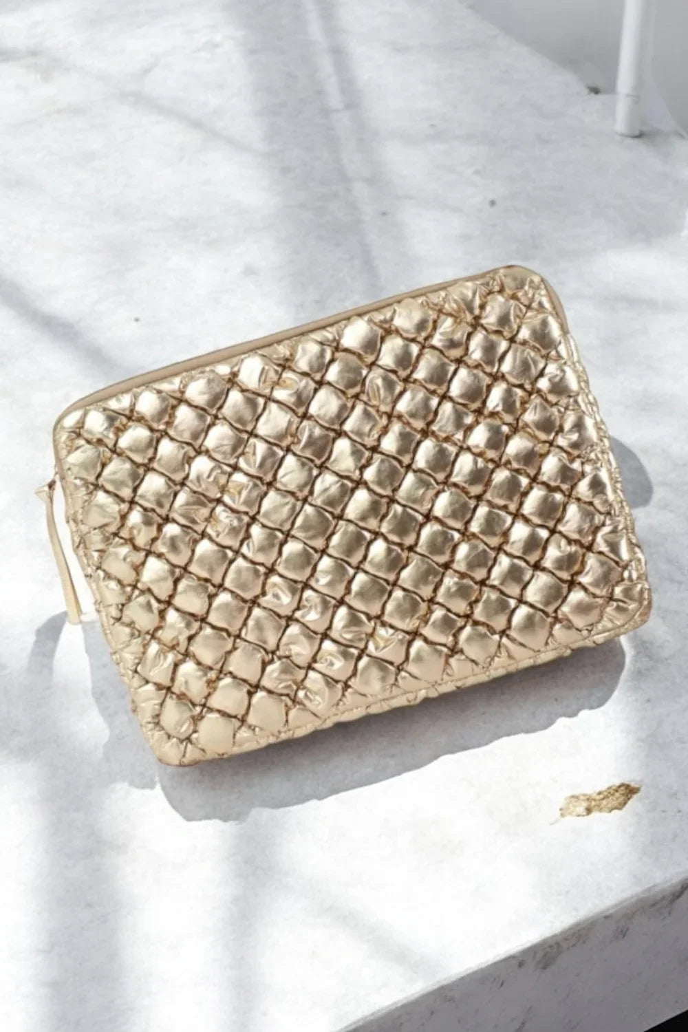 Pochette housse d’ordinateur 14’ matelassé motif relief couleur Dorée