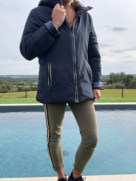 Melya Melody - Manteau court bleu marine réversible et imperméable matelassé bleu marine brillant