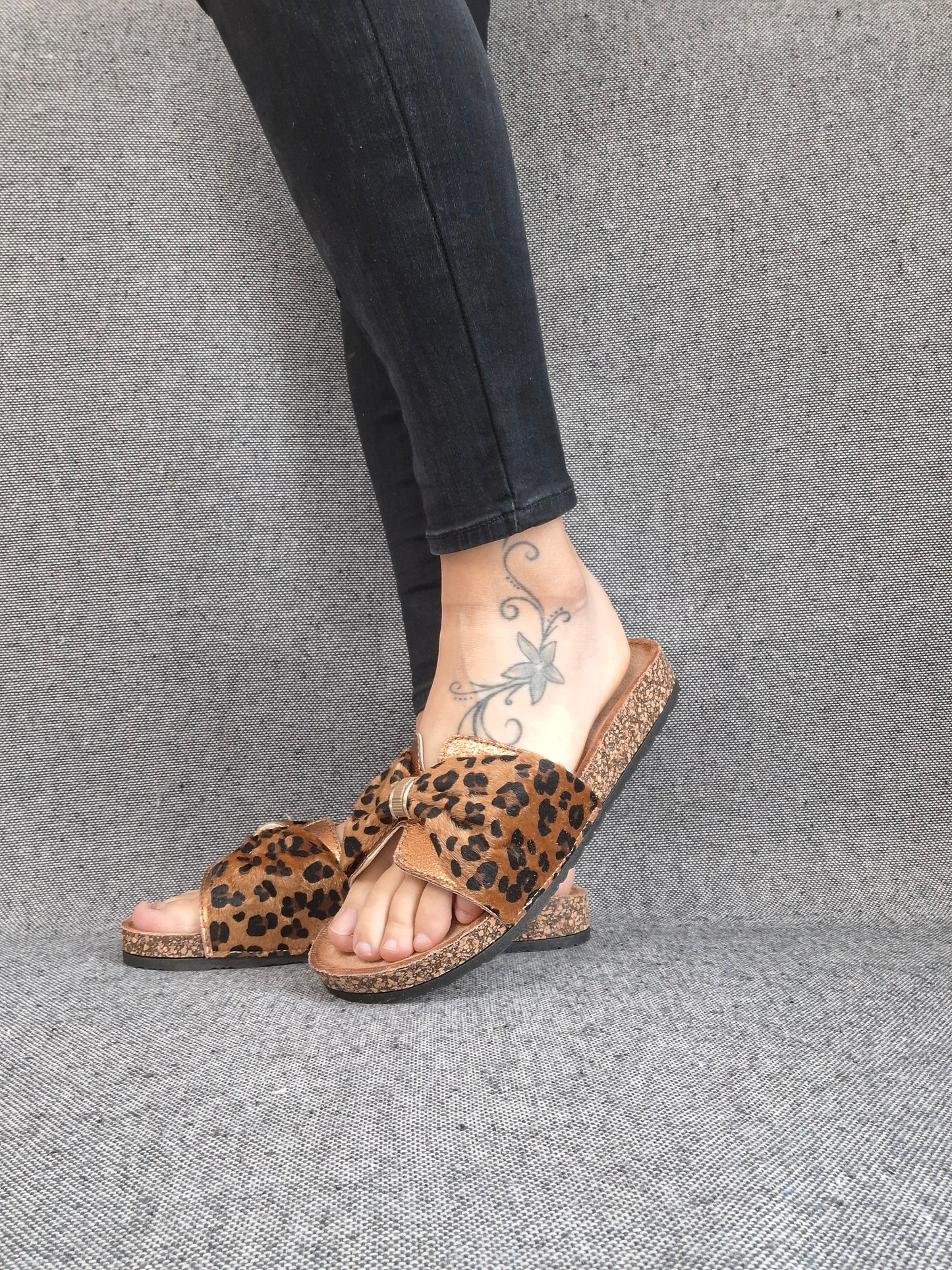 Chaussures sandales type Birk 1 bride cuivre tissu léopard marron noir