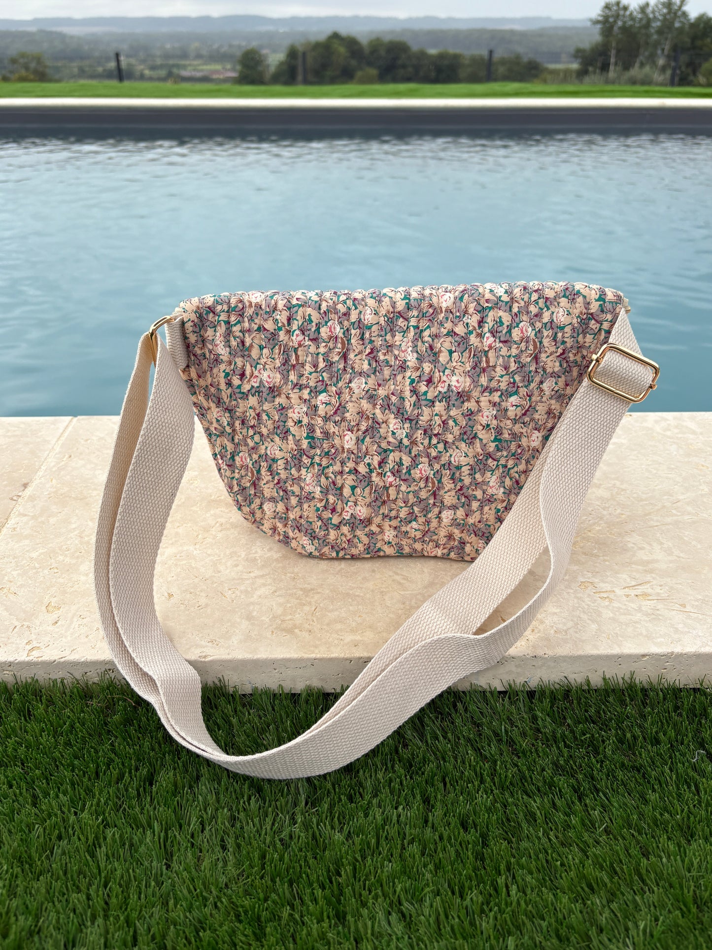 Sac banane en coton liberty fleuri beige lilas « La Ptite cachottière »