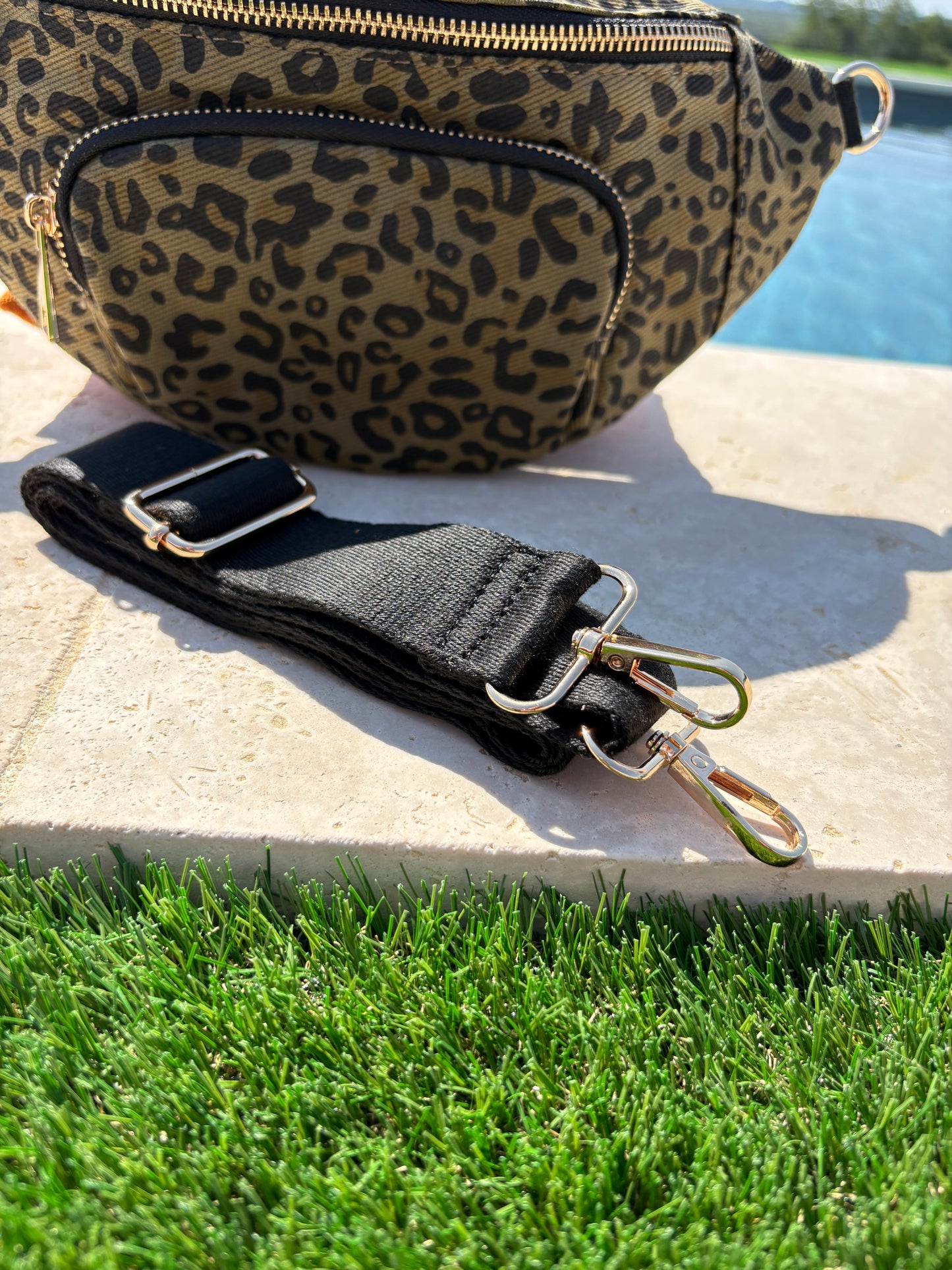 Sac banane en tissu imprimé léopard kaki 2 poches