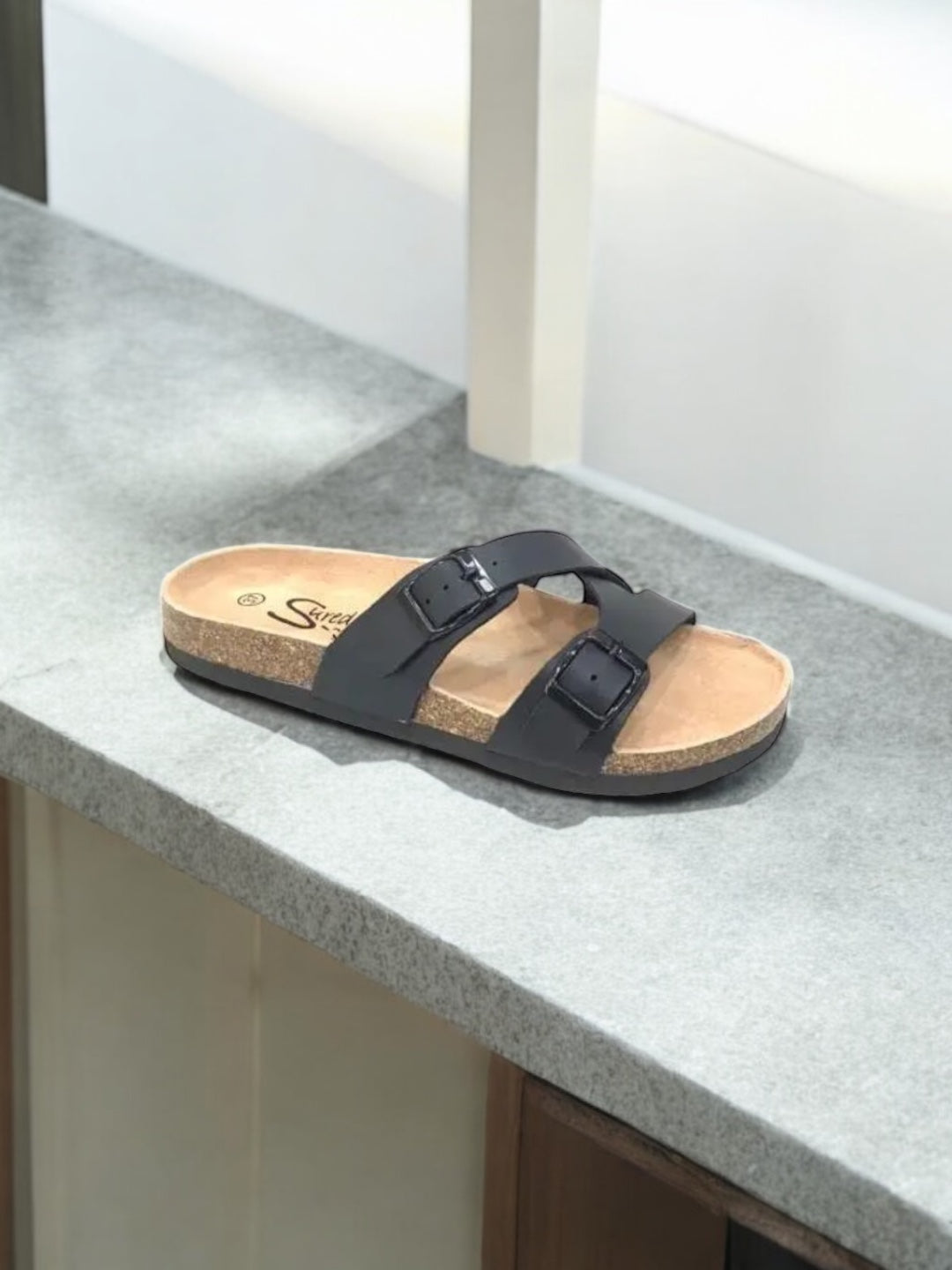 Chaussures sandales type Birk à 2 brides noires semelle intérieure cuir