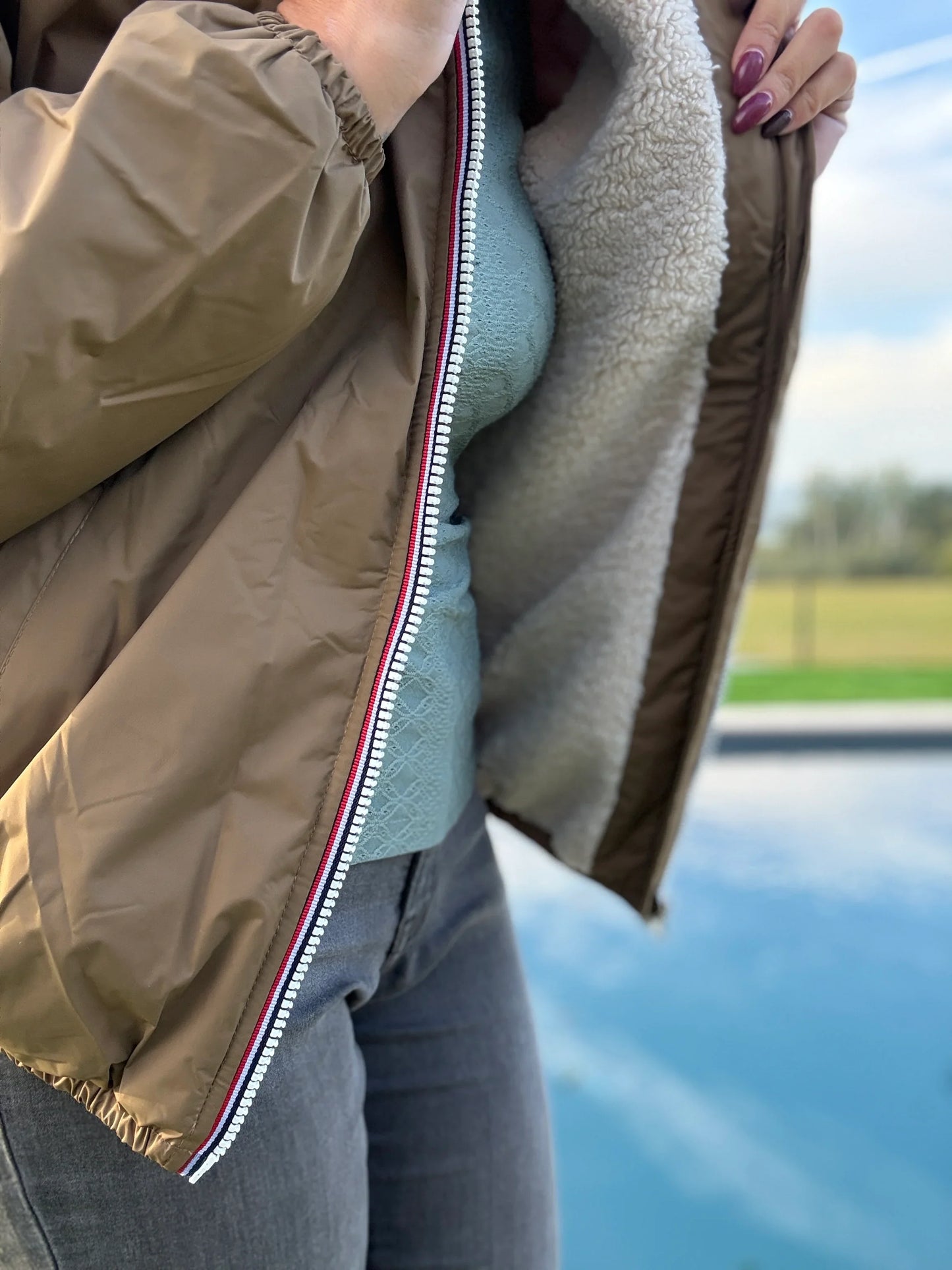 Laura Jo - Imperméable fourré court fausse fourrure camel intérieur imitation sherpa beige