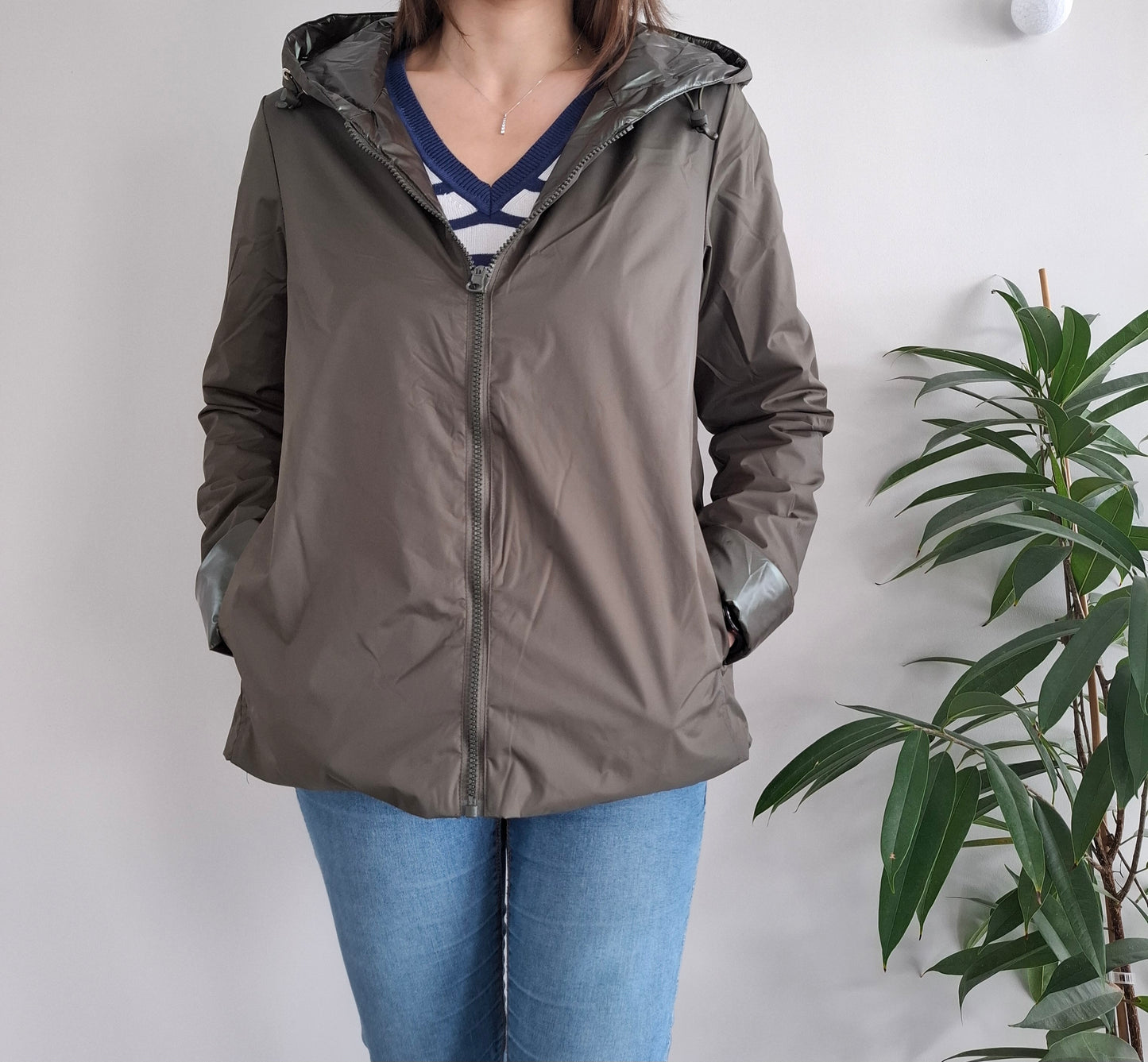 Laura Jo - Parka réversible court avec garnissage ouate couleur kaki/kaki brillant zip uni