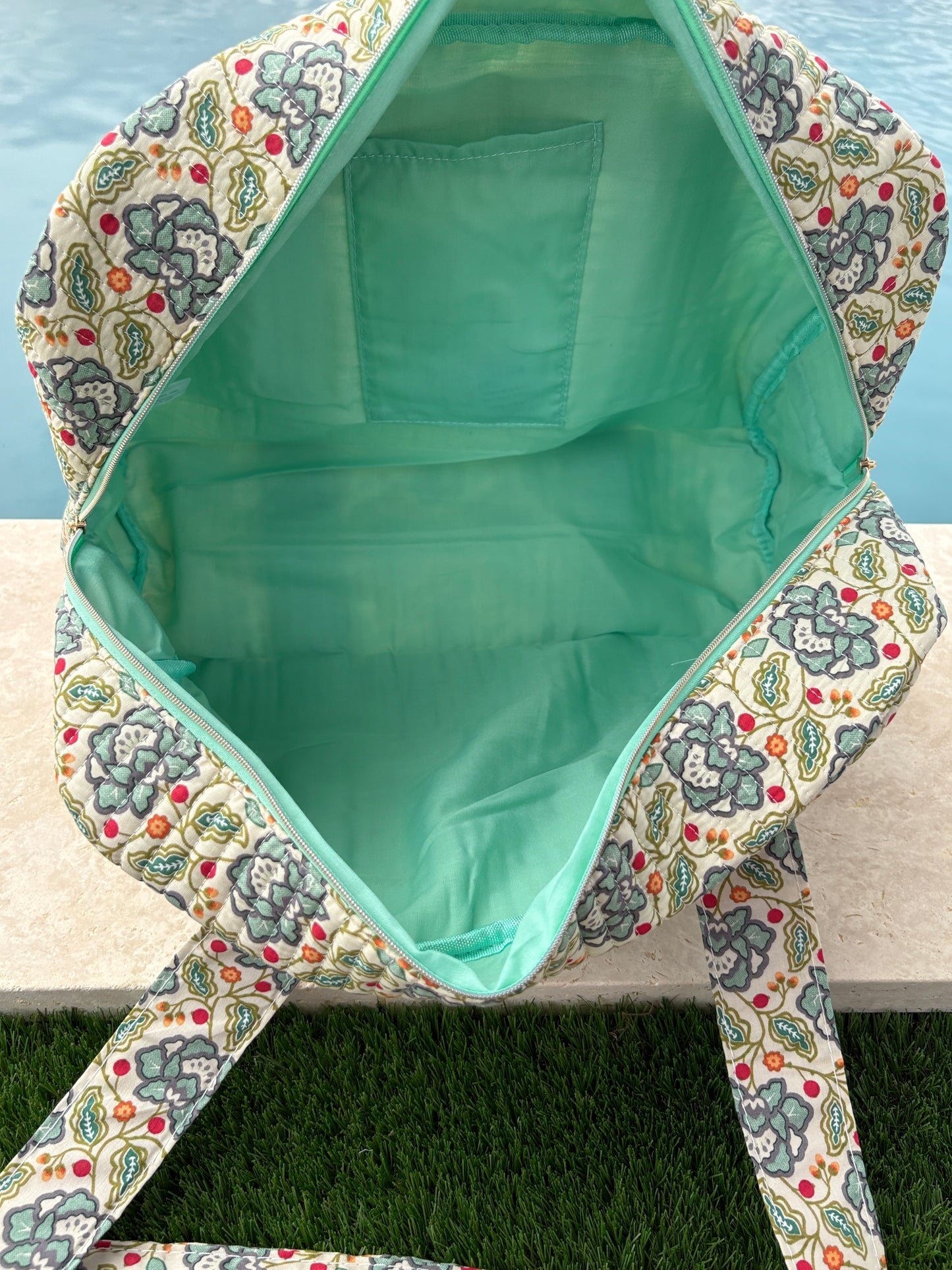 Sac week-end polochon en coton matelassé blanc liberty fleuri jaune et bleu