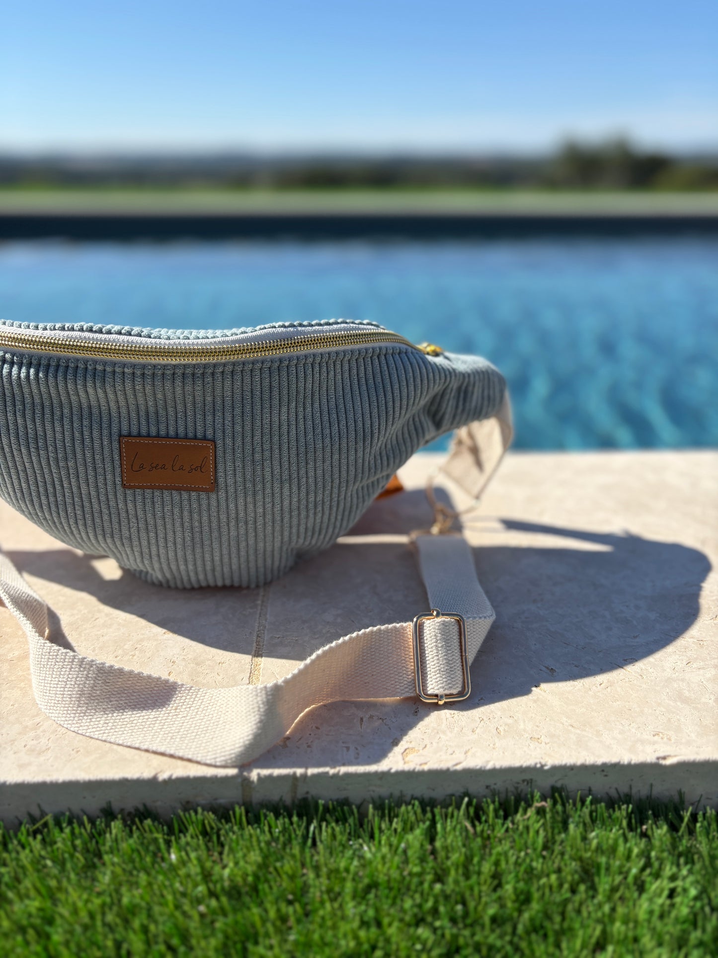 Sac banane tout velours cotelé bleu clair fait main