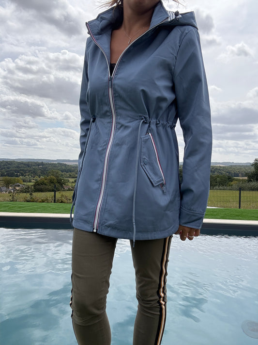 New Lolo - Manteau mi long deperlant léger bleu clair capuche intérieur marin rayé bleu clair blanc