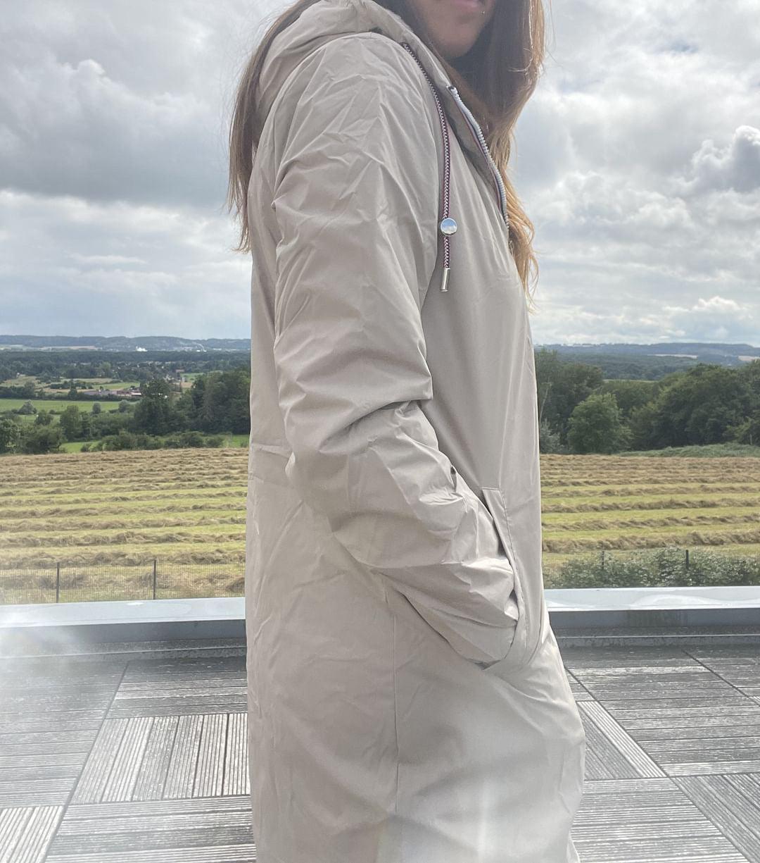 Laura Jo - Imperméable long doublé en fausse fourrure cordon tricolore couleur beige