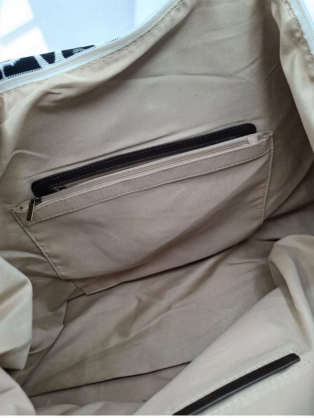 Grand sac porté épaule imprimé léopard camel noir