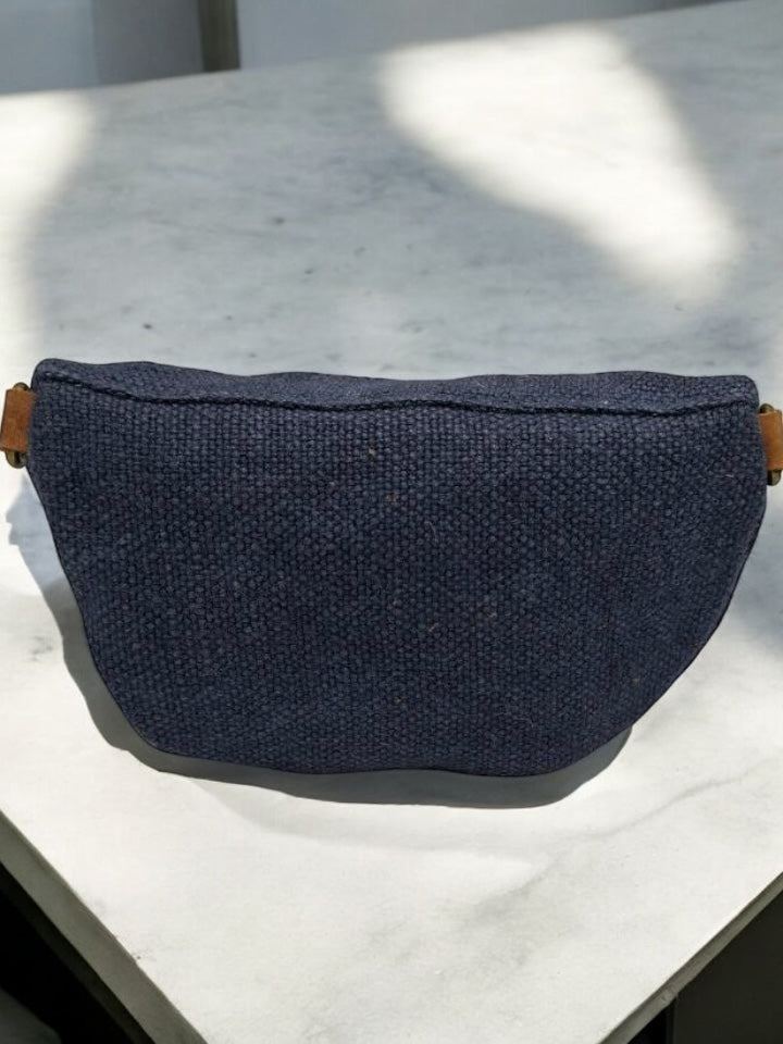 Sac banane en jute bleu denim 1 poche doubles curseurs