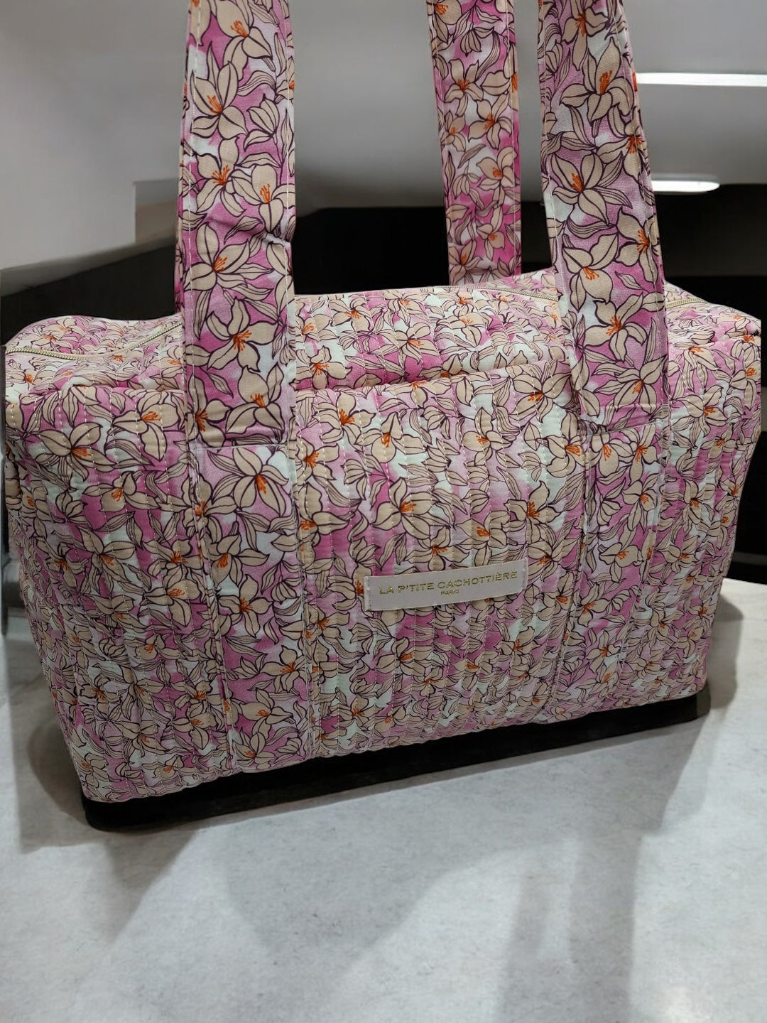 Sac week-end polochon en coton matelassé rose liberty fleuri rose et taupe