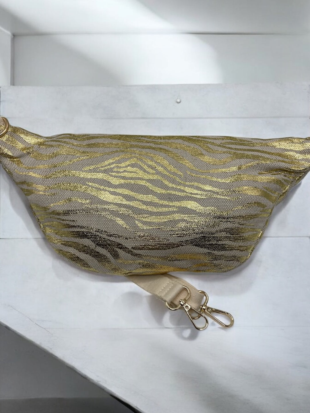 Sac banane XL tissu motif zebre doré beige