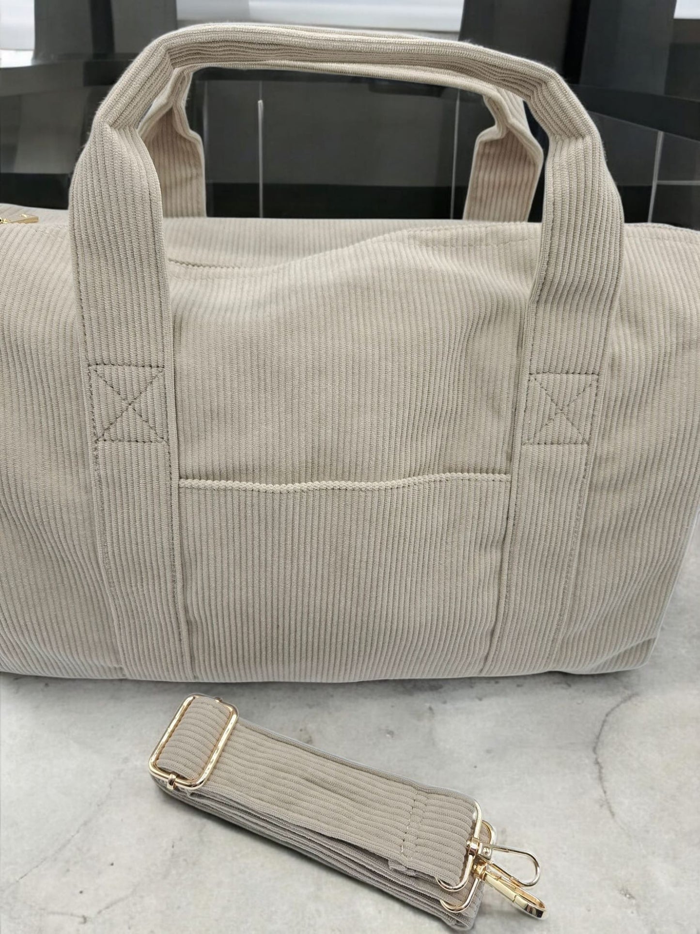 Sac week-end polochon beige effet velours cotelé avec sangle unie