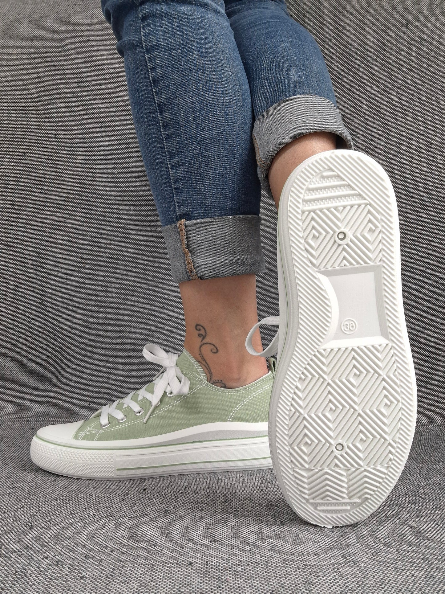 Chaussures baskets en toile vert olive semelle épaisse style converse