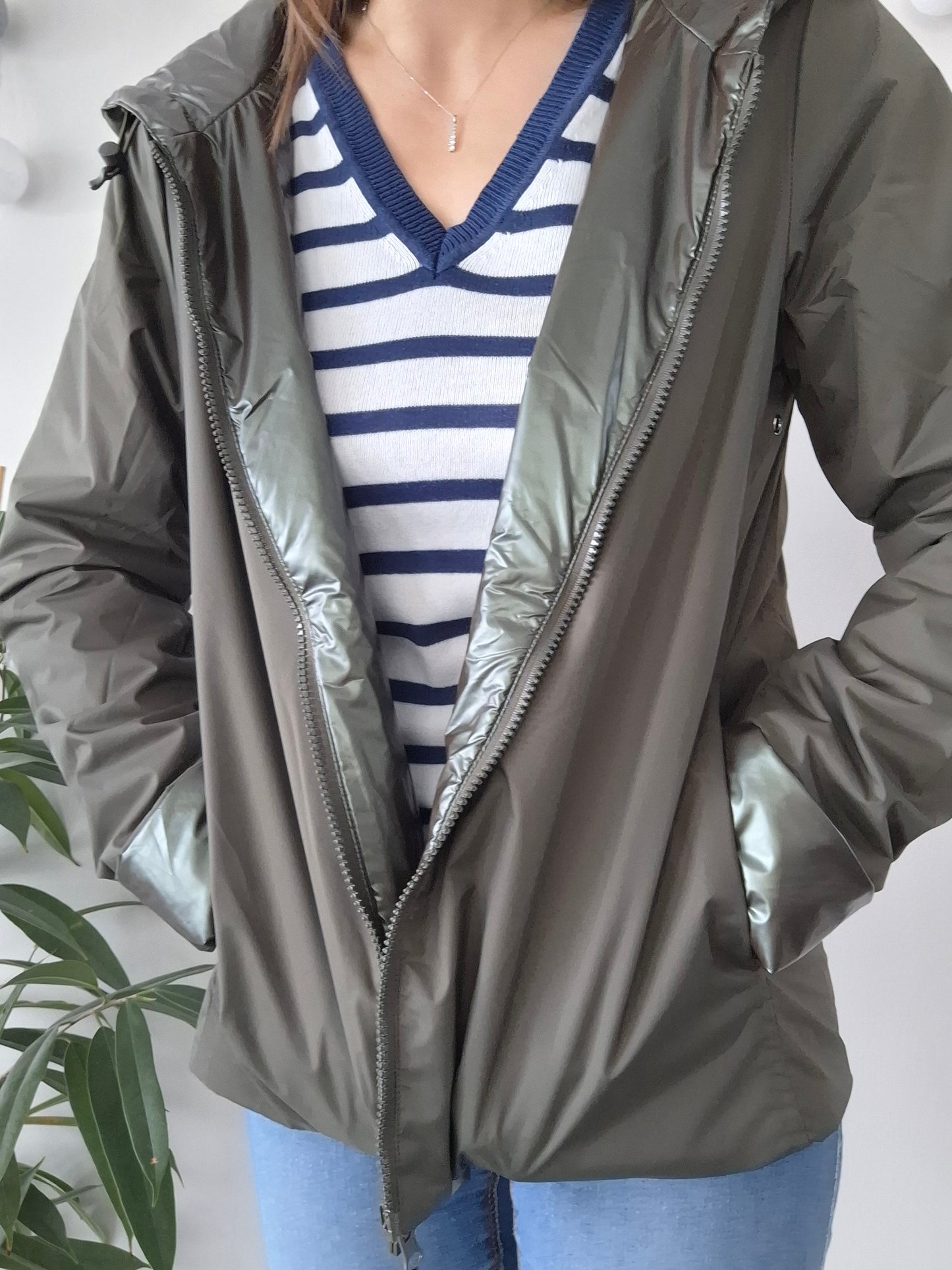 Laura Jo - Parka réversible court avec garnissage ouate couleur kaki/kaki brillant zip uni