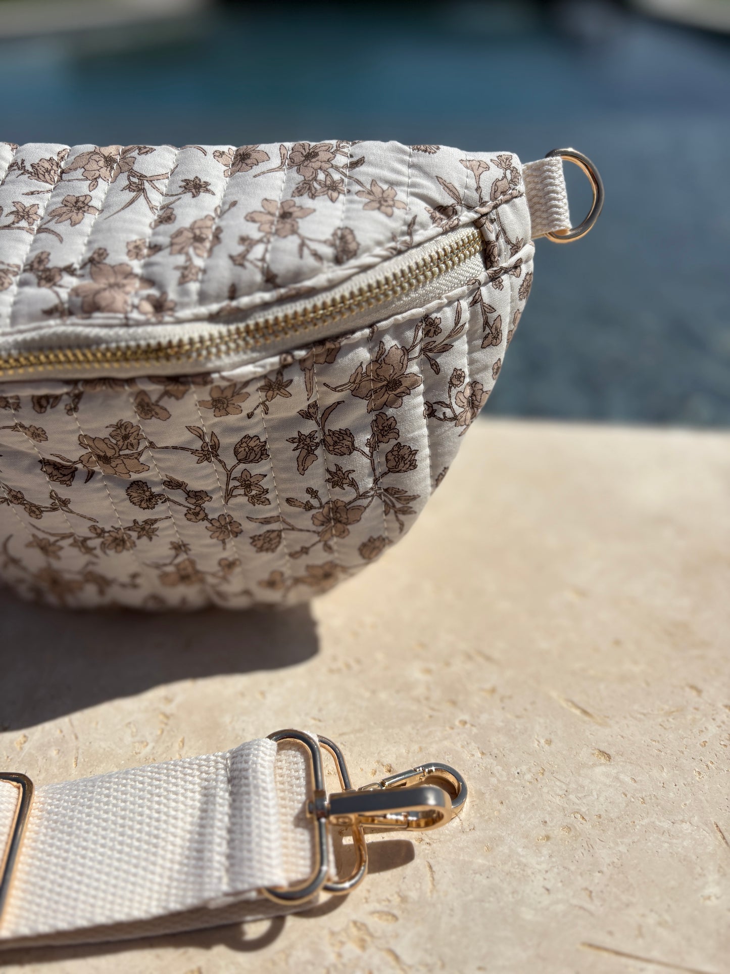 Sac banane en coton matelassé liberty fleuri beige taupe