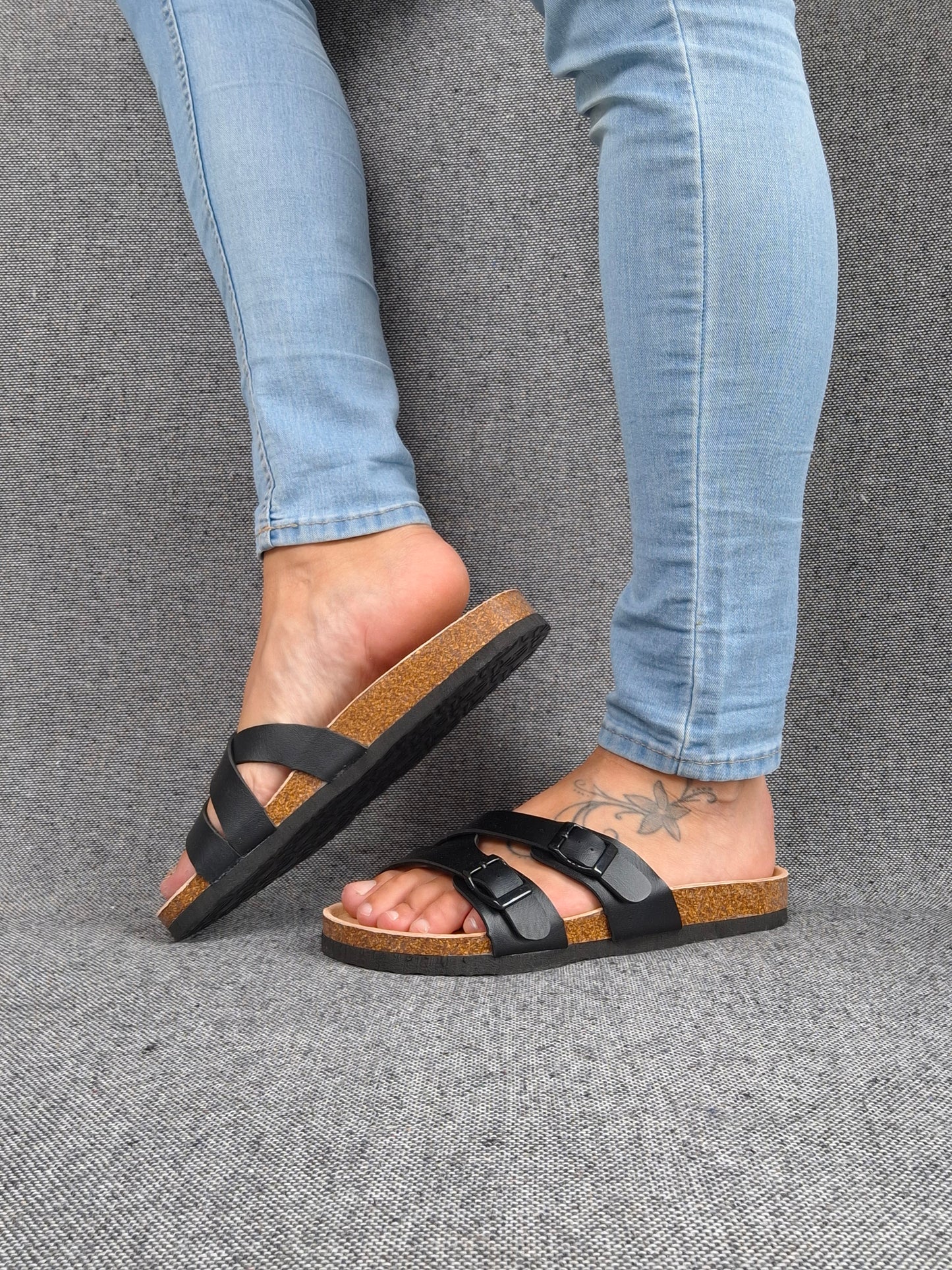 Chaussures sandales type Birk à 2 brides noires semelle intérieure cuir
