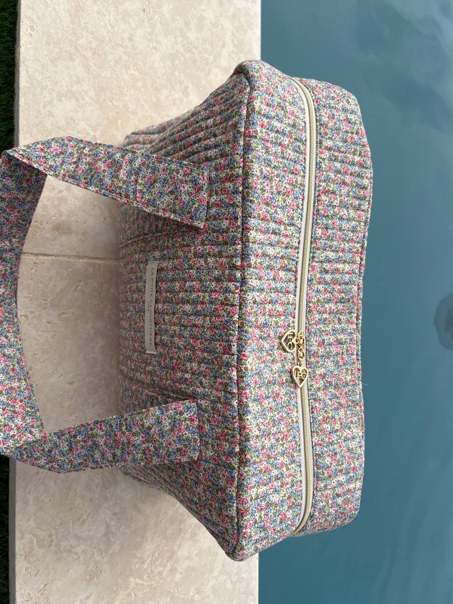 Sac week-end polochon en coton matelassé multicolore liberty fleuri rose bleu et blanc