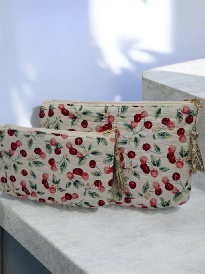 Trousse et pochette en coton motifs cerises rouges et roses