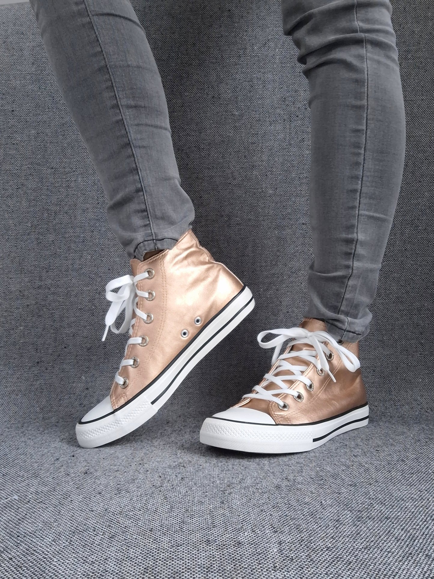 Chaussures baskets hautes cuivre champagne et blanche style converse