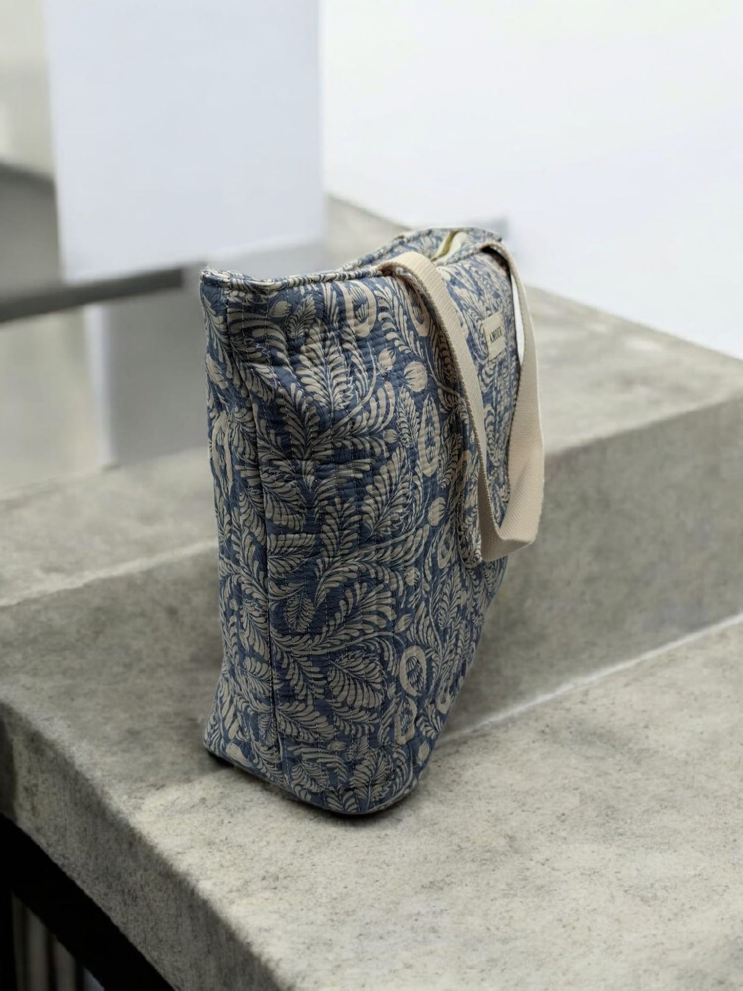 Sac cabas porté épaule coton imprimé toile de jouy feuilles bleues creme