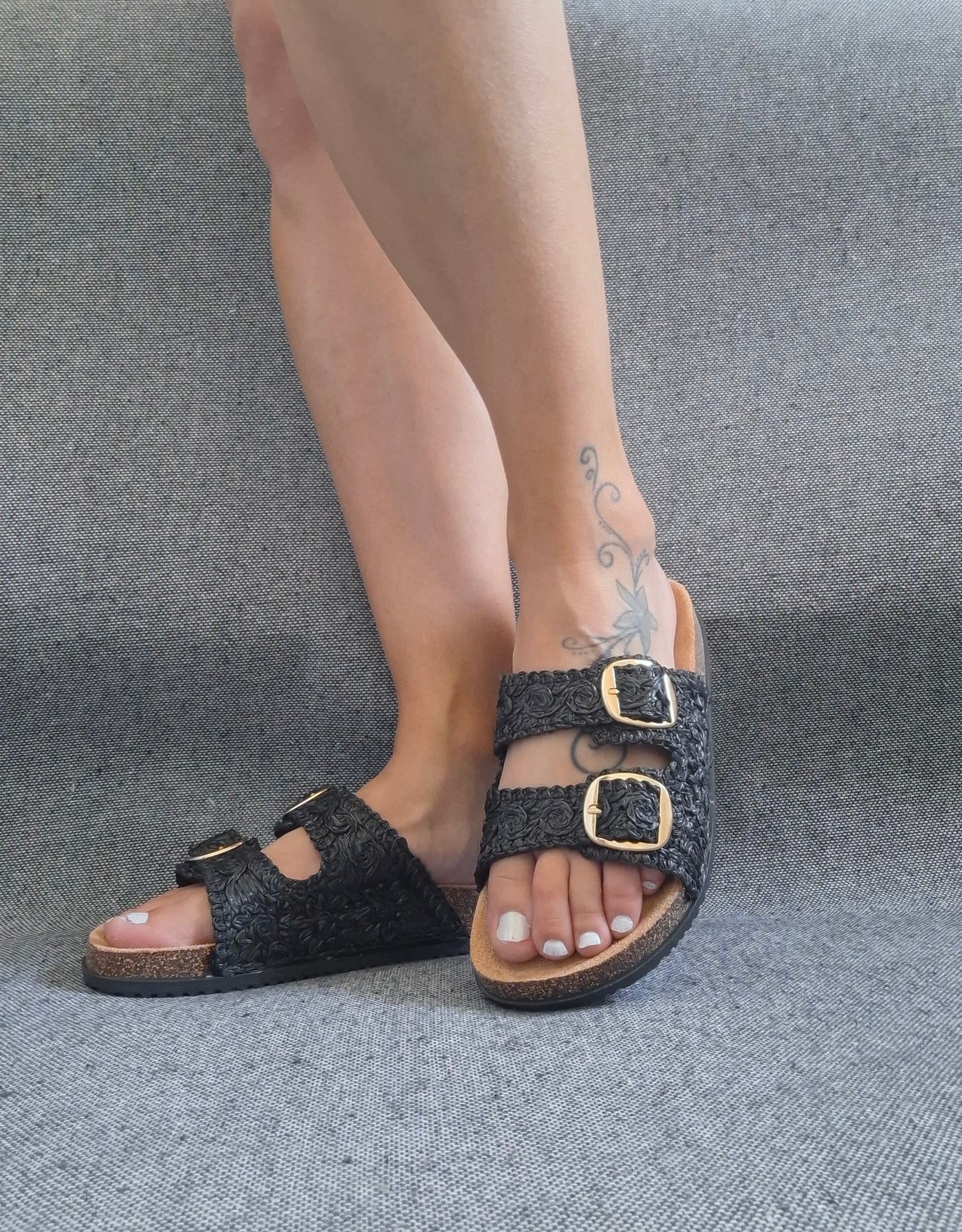 Chaussures sandales 2 brides effet paille noir avec boucles style Birk