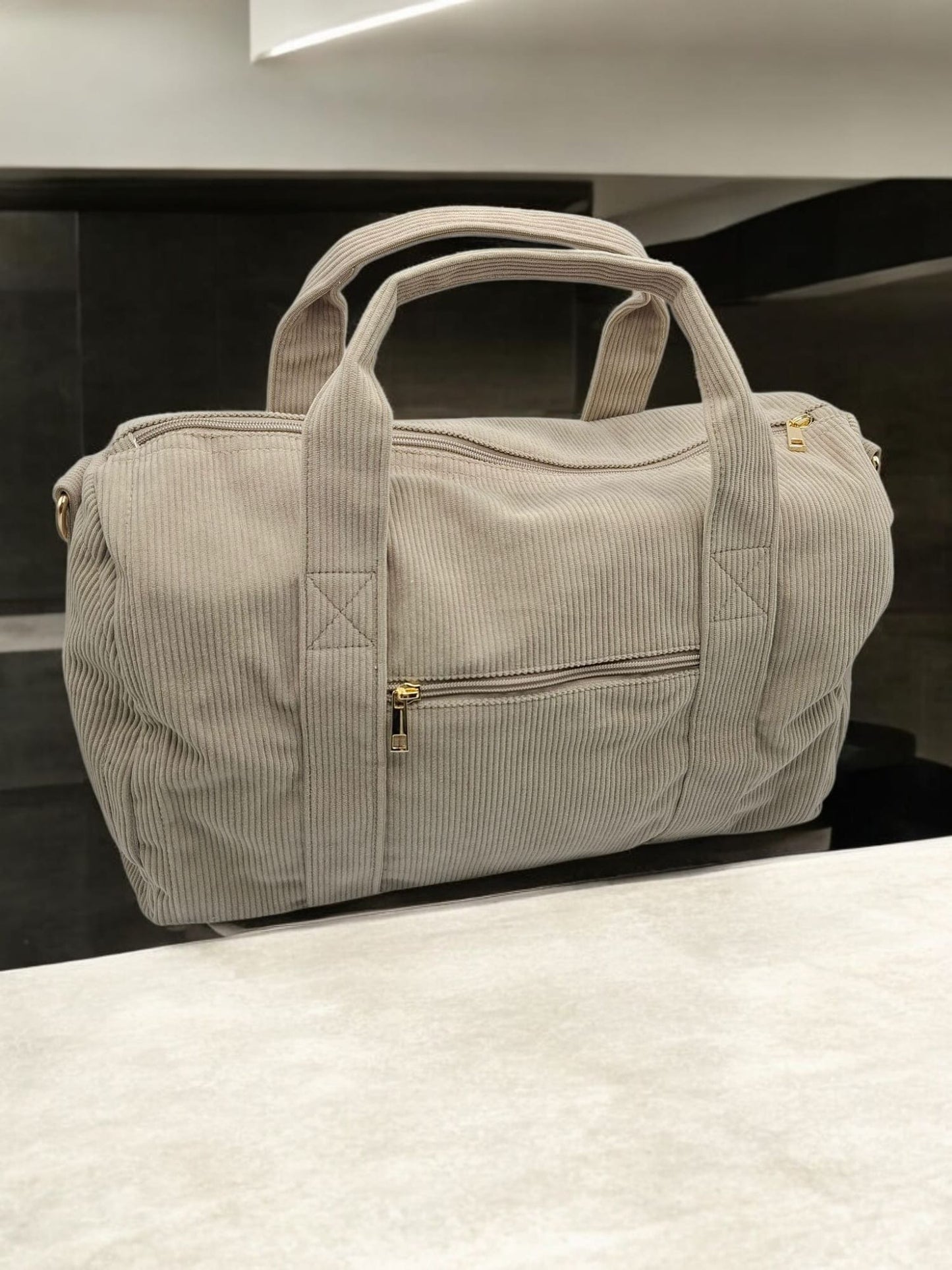 Sac week-end polochon beige effet velours cotelé avec sangle unie