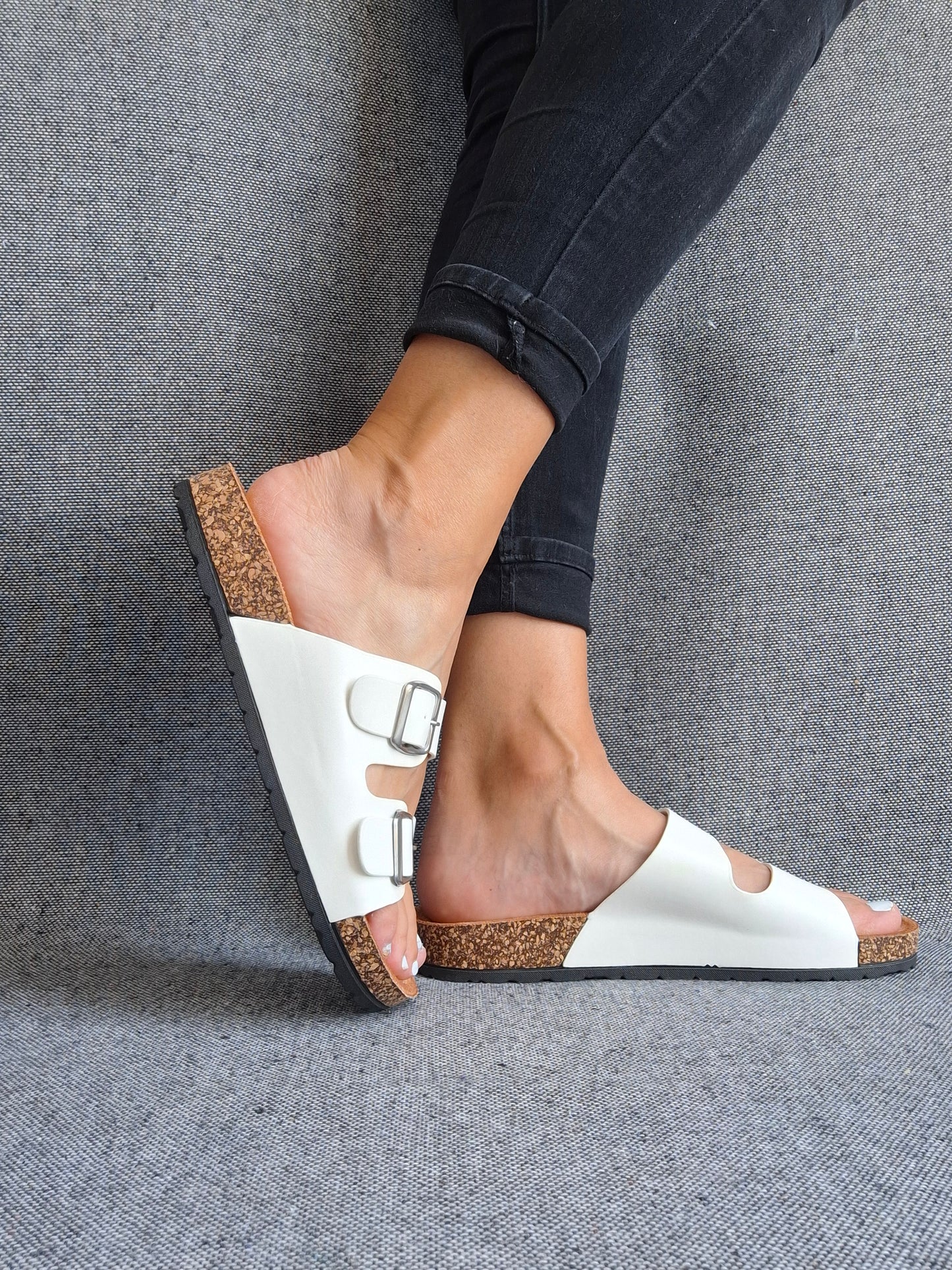 Chaussures sandales type birk à 2 brides blanches