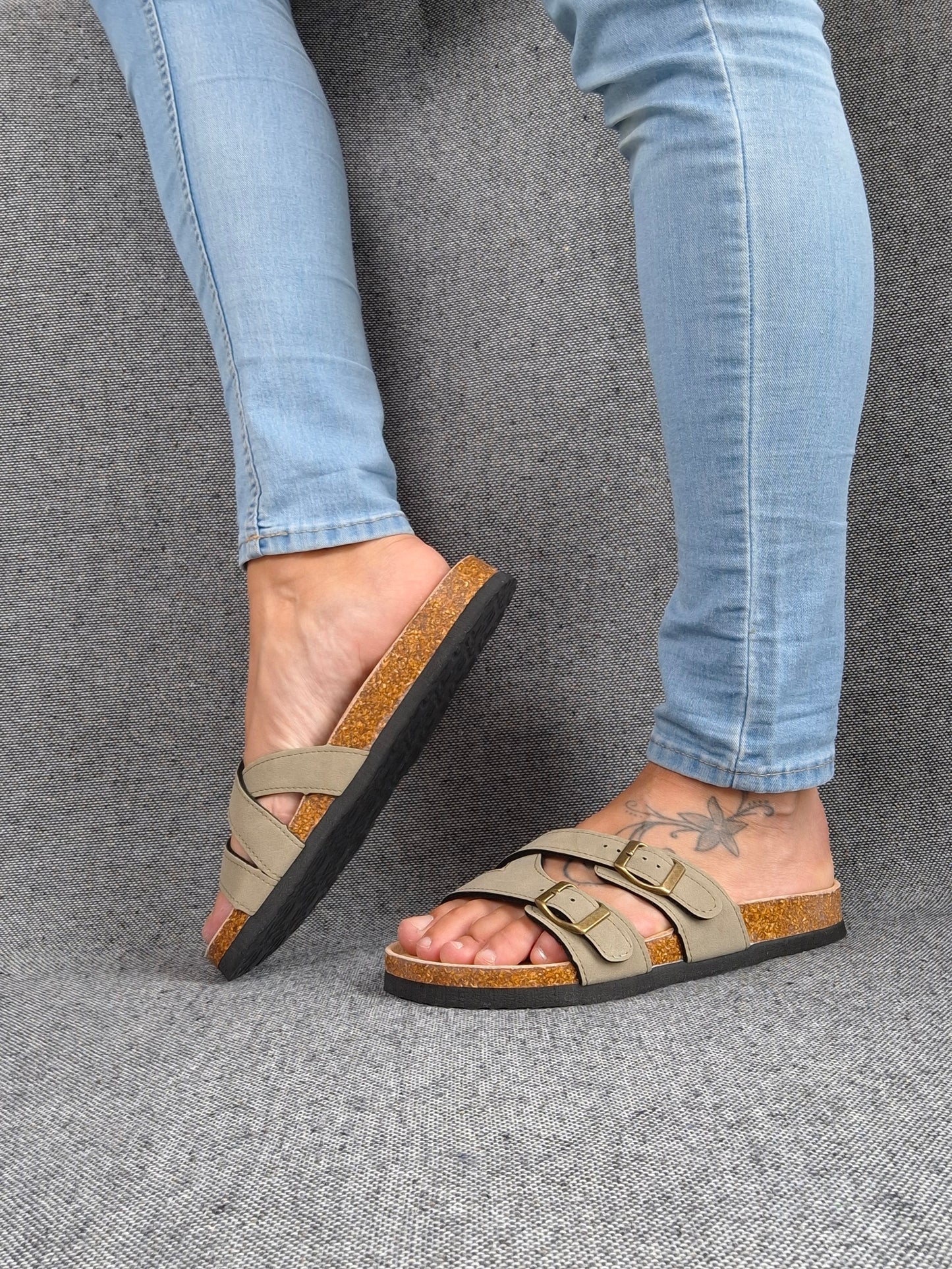 Chaussures sandales type Birk à 2 brides kaki semelle intérieure cuir