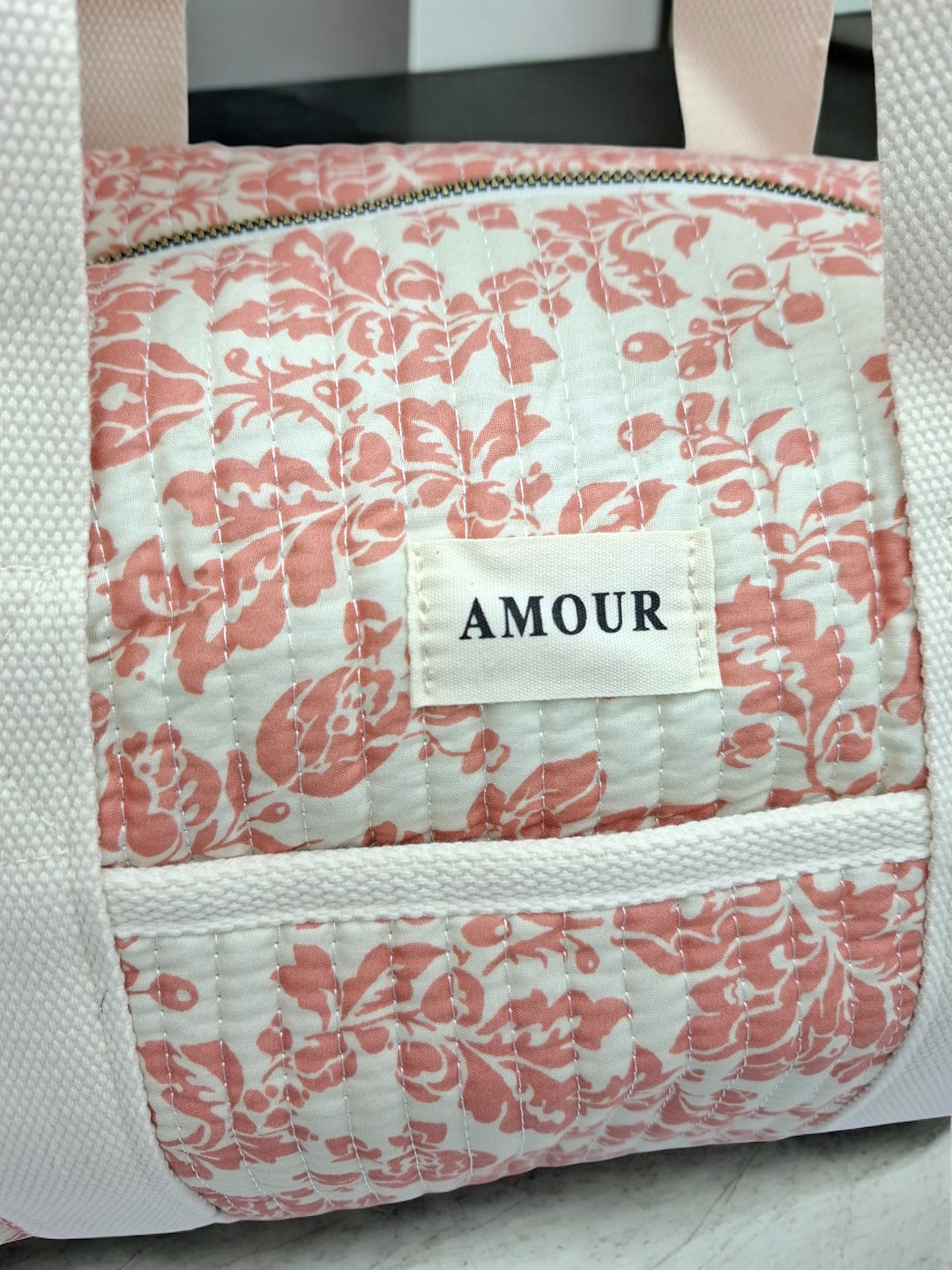 Sac polochon blanc en coton liberty fleuri corail