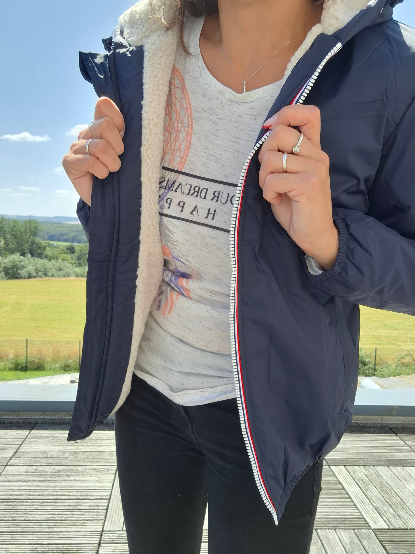 Laura Jo - Imperméable fourré court fausse fourrure bleu marine intérieur imitation sherpa beige