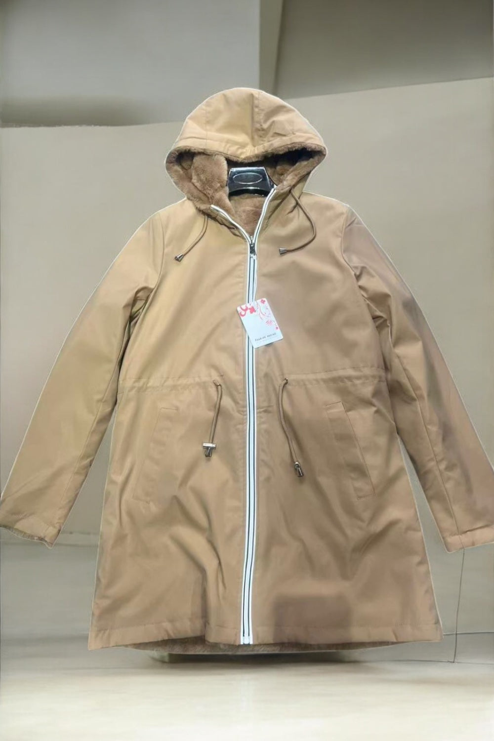 New Lolo - Manteau long camel réversible imperméable fourré fausse fourrure avec un cordon de resserrage à la taille- Curvy