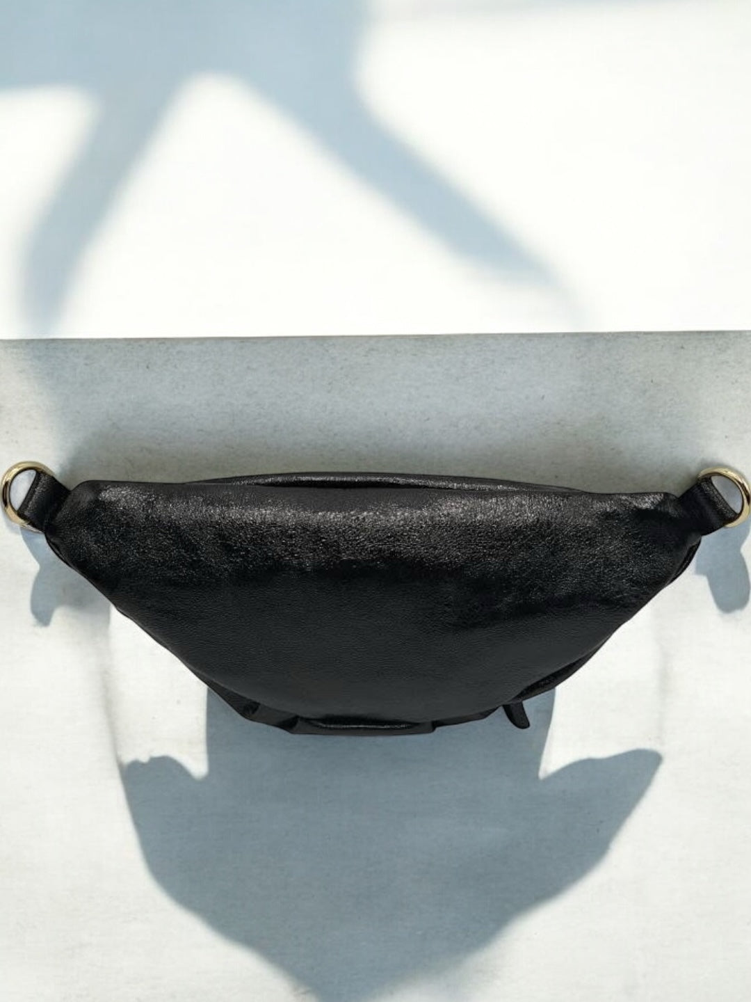 Sac banane en cuir irisé noir 2 poches