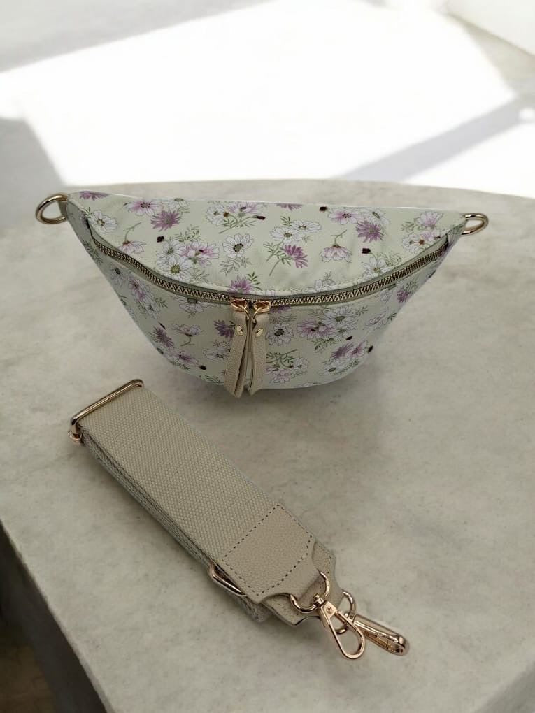 Sac banane en tissu coton blanc motif floral vert tres clair et rose