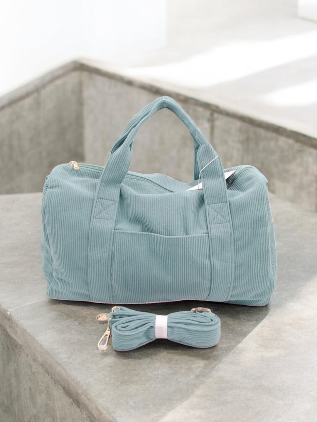 Sac week-end polochon vert d'eau bleu effet velours cotelé avec sangle unie