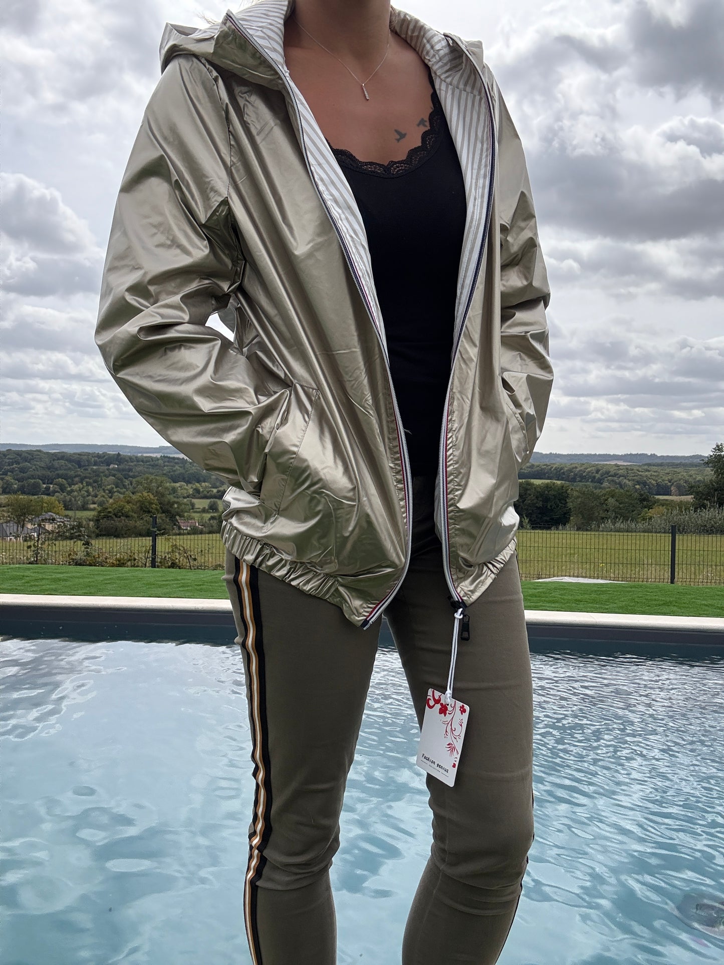 New Lolo - Manteau court mi fesses léger imperméable réversible doré capuche intérieur marin beige blanc