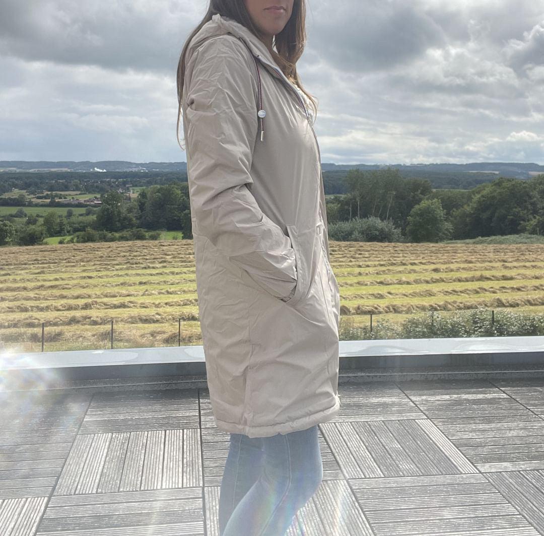 Laura Jo - Imperméable long doublé en fausse fourrure cordon tricolore couleur beige