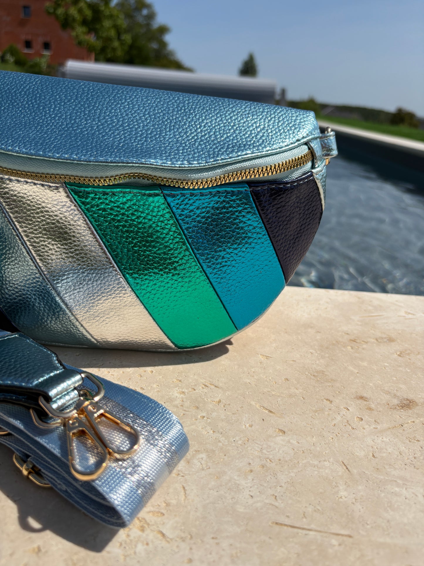 Sac banane simili cuir argenté bleu turquoise